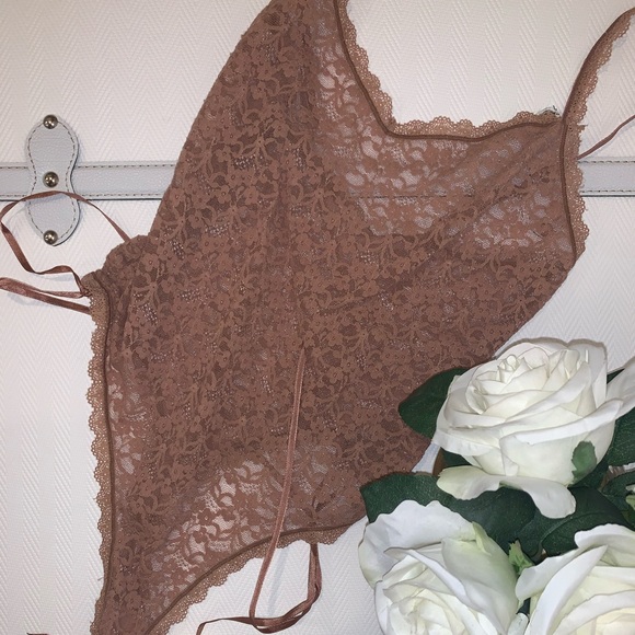 TAN LACE THONG BODYSUIT - Picture 2 of 4